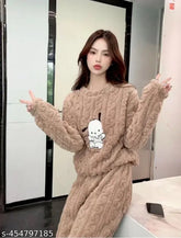 Brown woolen kitty patch nightsuit for women, printed pyjamas with long sleeves and wool fabric